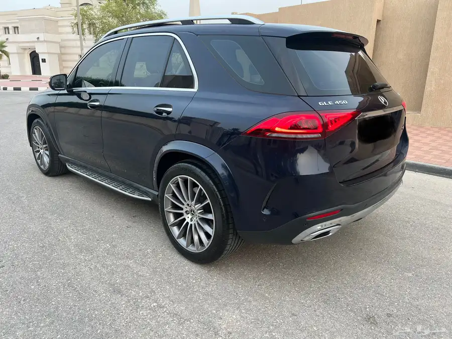 مرسيدس ( GLE450 ) موديل 2022 مع AMG kit شبه جديده 52
