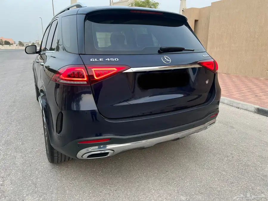 مرسيدس ( GLE450 ) موديل 2022 مع AMG kit شبه جديده 49
