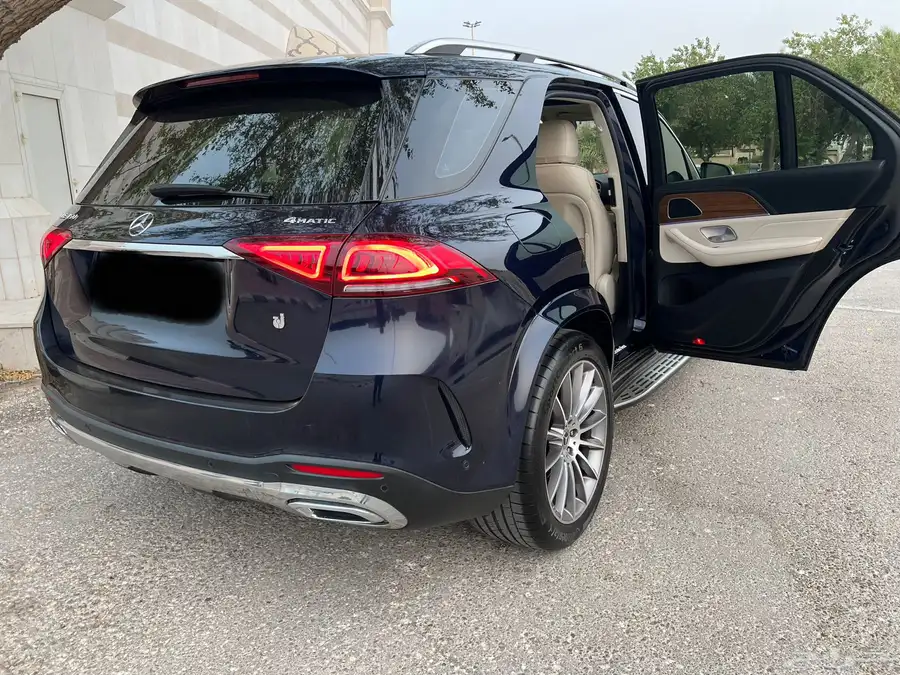 مرسيدس ( GLE450 ) موديل 2022 مع AMG kit شبه جديده 1