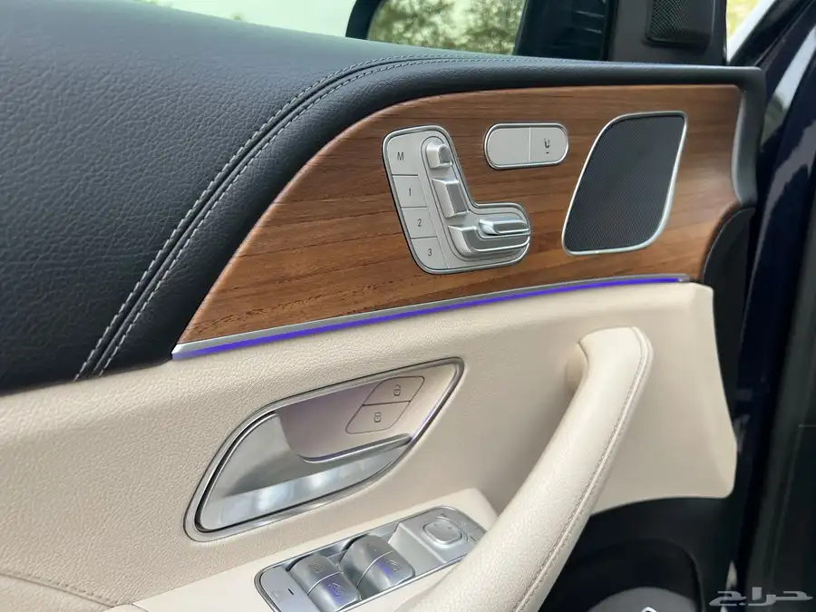 مرسيدس ( GLE450 ) موديل 2022 مع AMG kit شبه جديده 21