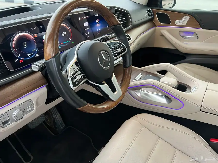 مرسيدس ( GLE450 ) موديل 2022 مع AMG kit شبه جديده 36