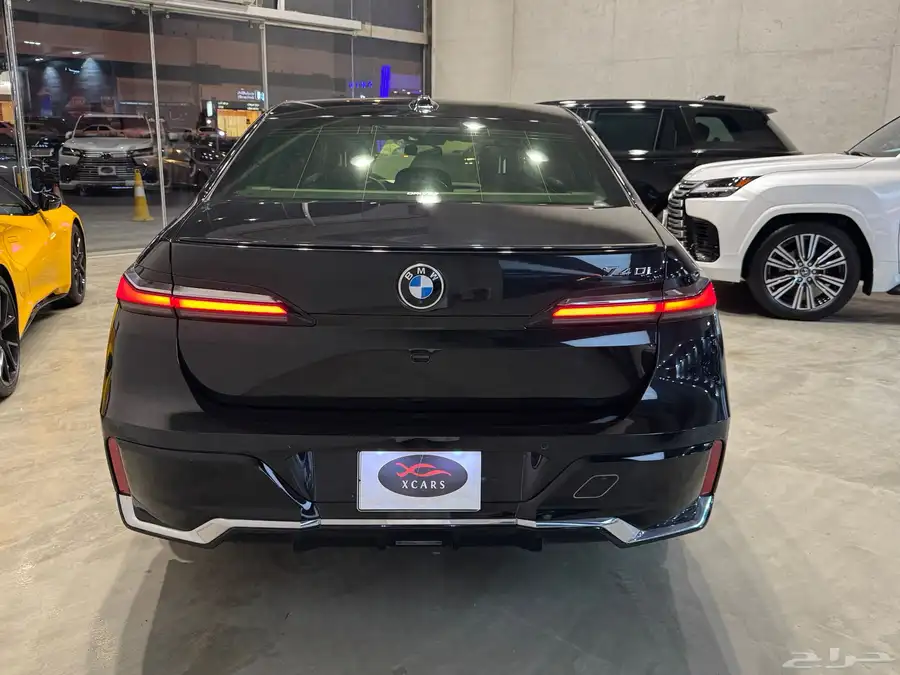 بي ام دبليو 735i موديل 2023م (وارد خليجي) 7