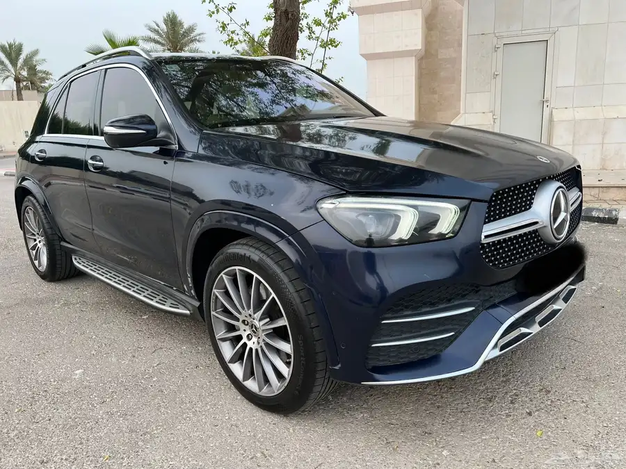 مرسيدس ( GLE450 ) موديل 2022 مع AMG kit شبه جديده 3