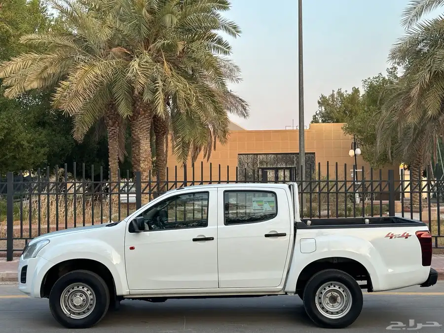 ايسوزو ديماكس موديل 2019 غمارتين قير عادي ديزل 2