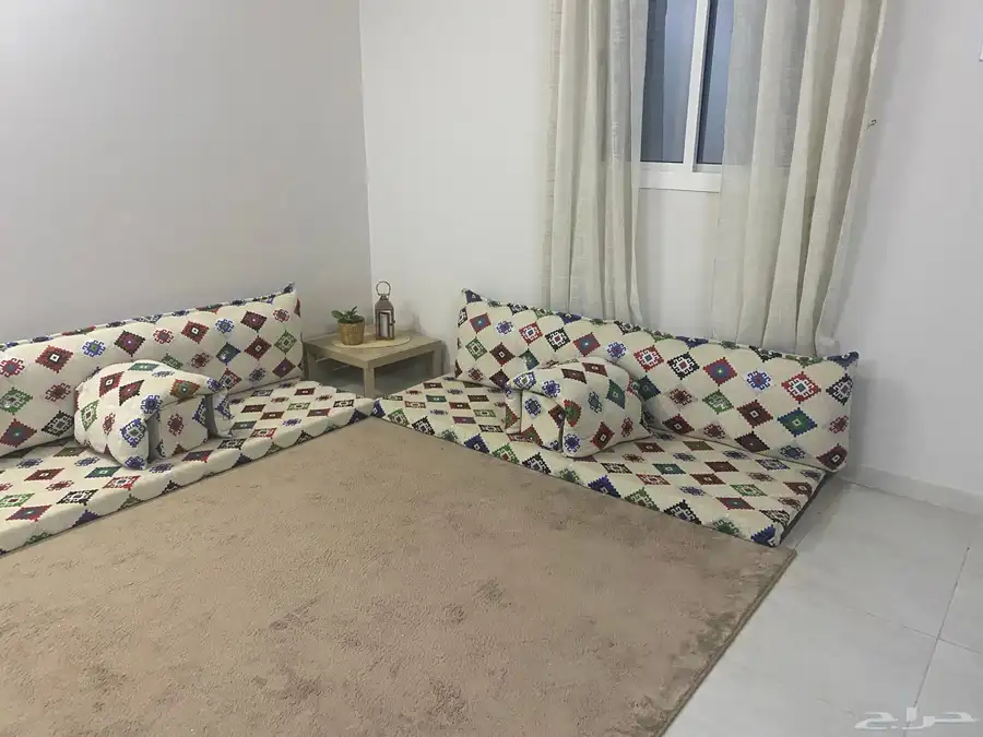 جلسة ارضية شعبية 0