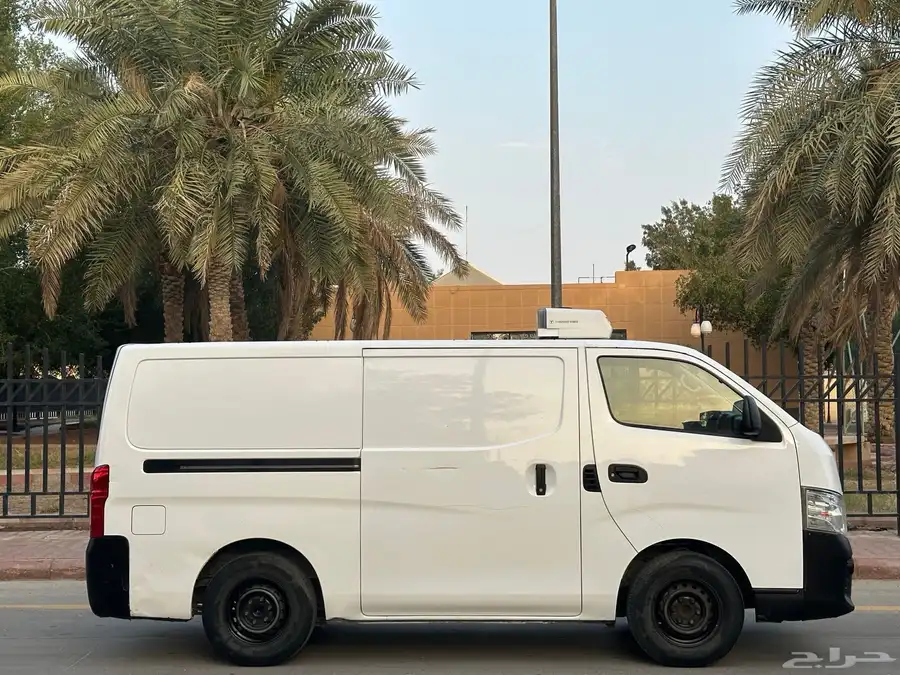 نيسان باص ثلاجة موديل 2020 قير عادي ديزل شامل الضريبة 3
