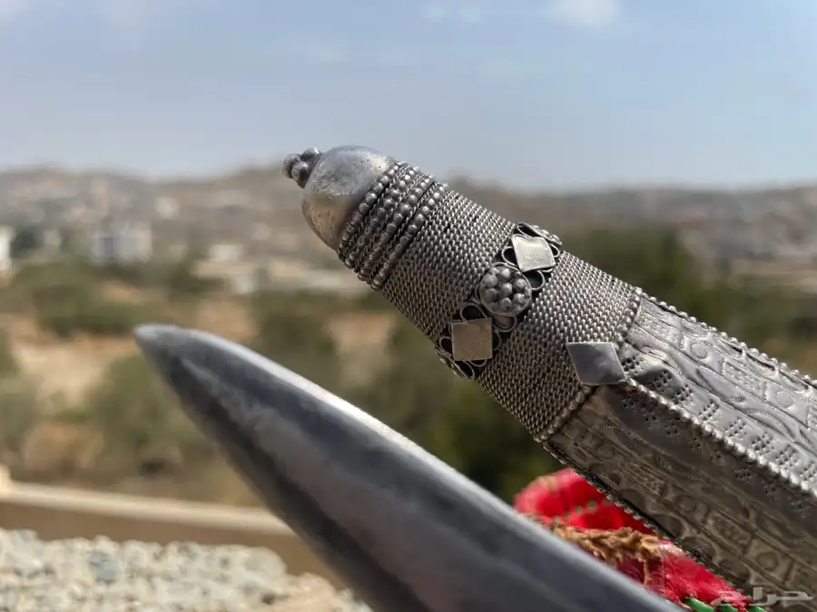 جنبيه جنوبيه قديمه السله نافعي والصب فضه عالشرط 10