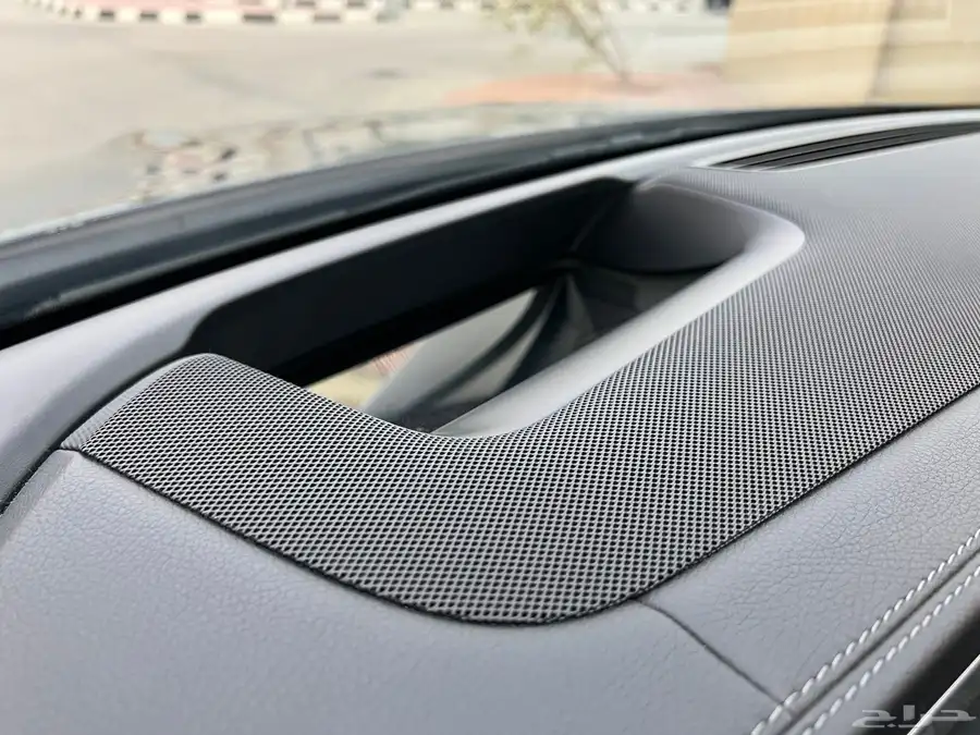 مرسيدس ( GLE450 ) موديل 2022 مع AMG kit شبه جديده 15
