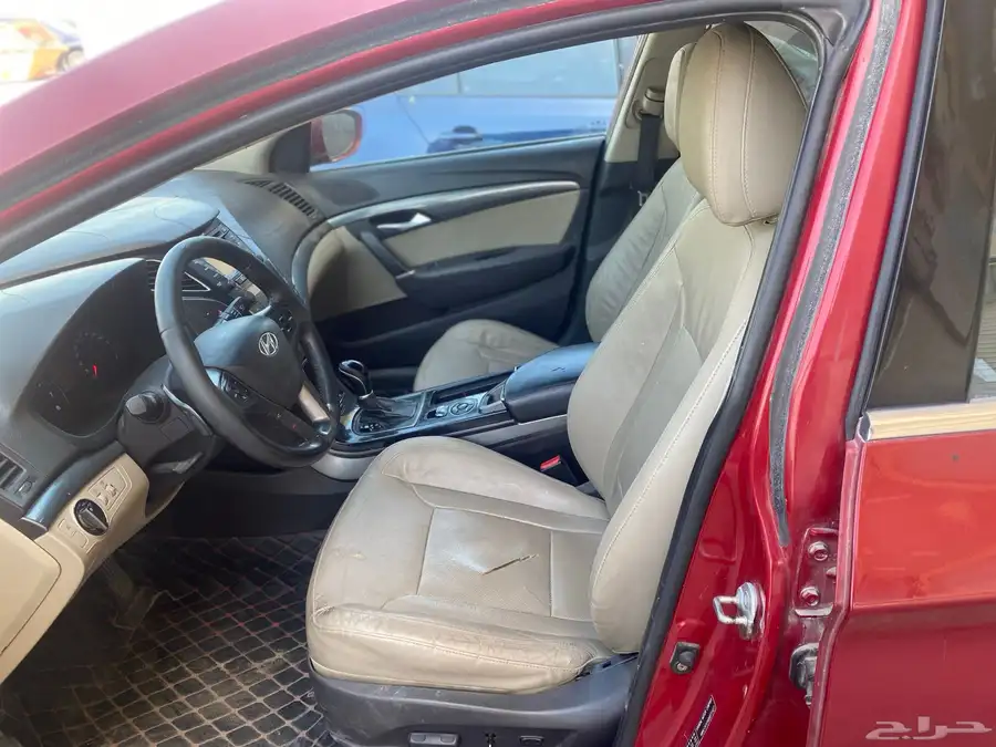 هيوندايi40-2016بحالةممتازةماشي205ألف سوم24500 6