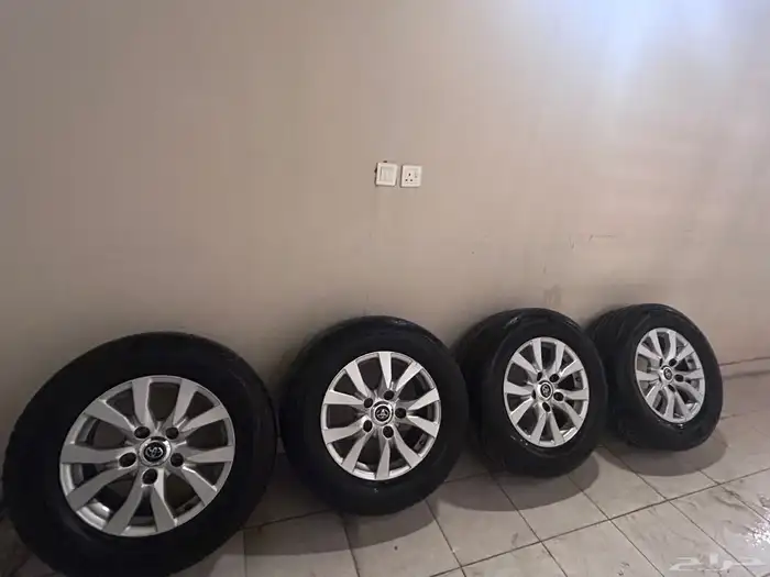 جنوط لاندكروزر مع كفرات 1