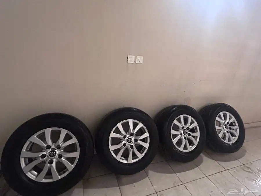 جنوط لاندكروزر مع كفرات 1