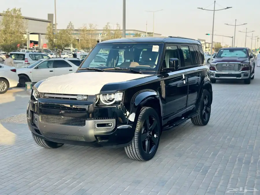 لاند روفر الموديل2025 سعودي الناغى ضمان وصيانة مجاني 0