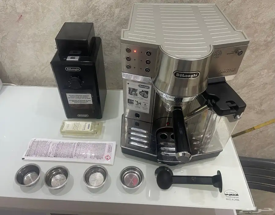 ماكينة قهوة DeLonghi EC860   مطحنة KG79 بحالة ممتازة 1
