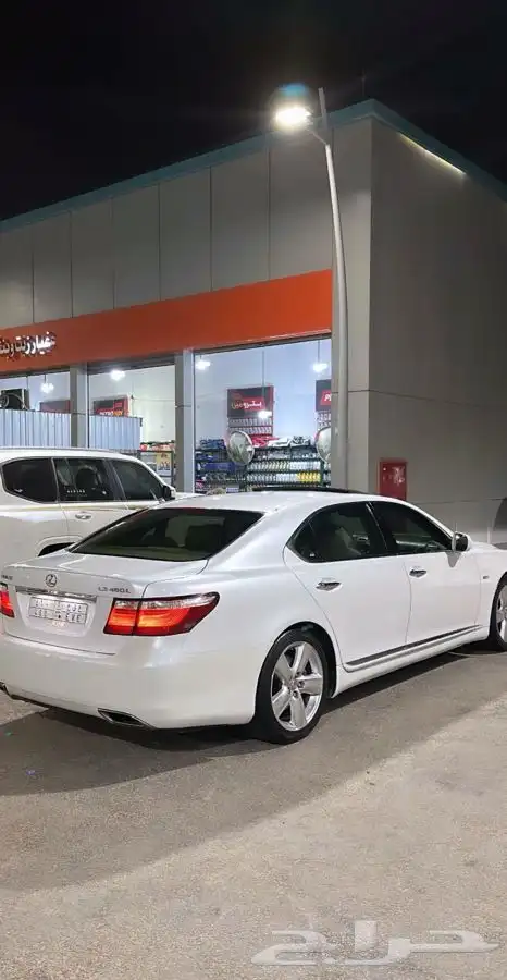 للبيع لكزس 460 لارج مع لوحه مميزه 460 ع ي ع 9