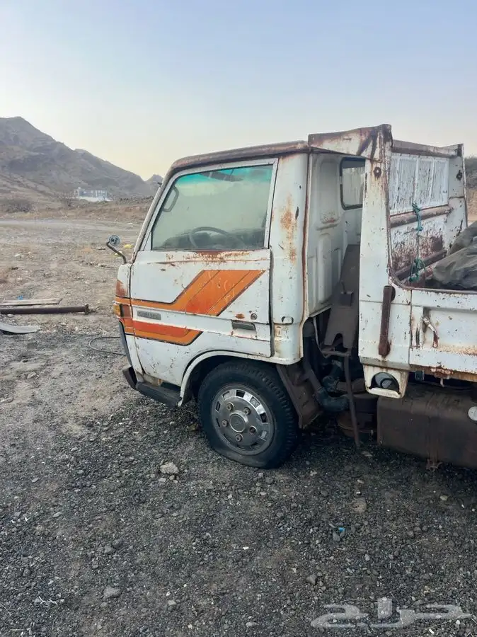 قلاب ديهاتسو 83 بودي بلد بدون اي سمكره مطوف 12 سنة 0