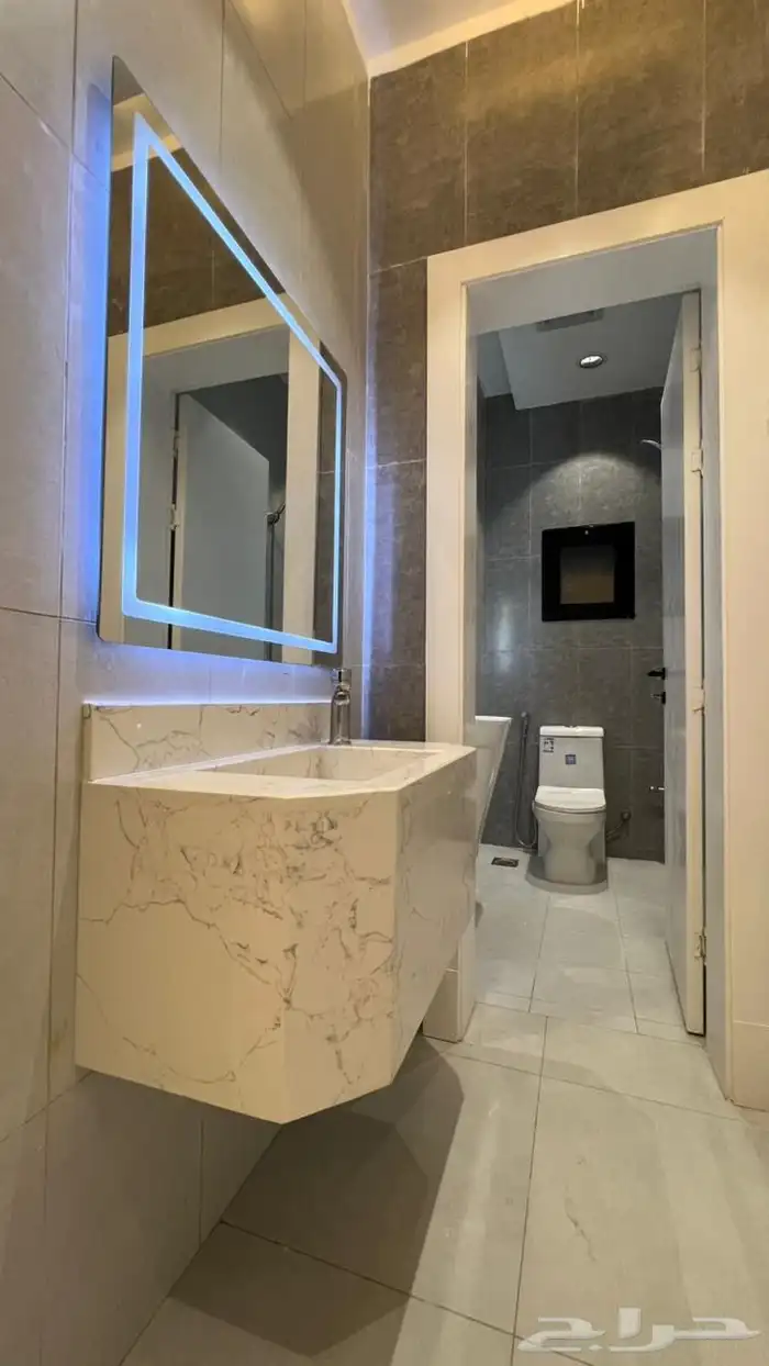 شقة 6 غرف السعر 580 الف للكاش 10