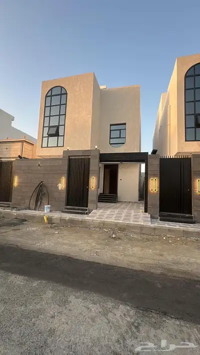 فيلا نظام شقق دورين وملحق مساحة 300 م حي الفروسية امام مسجد 0