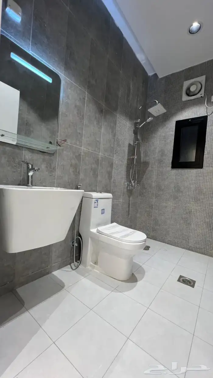 شقة 6 غرف السعر 580 الف للكاش 15