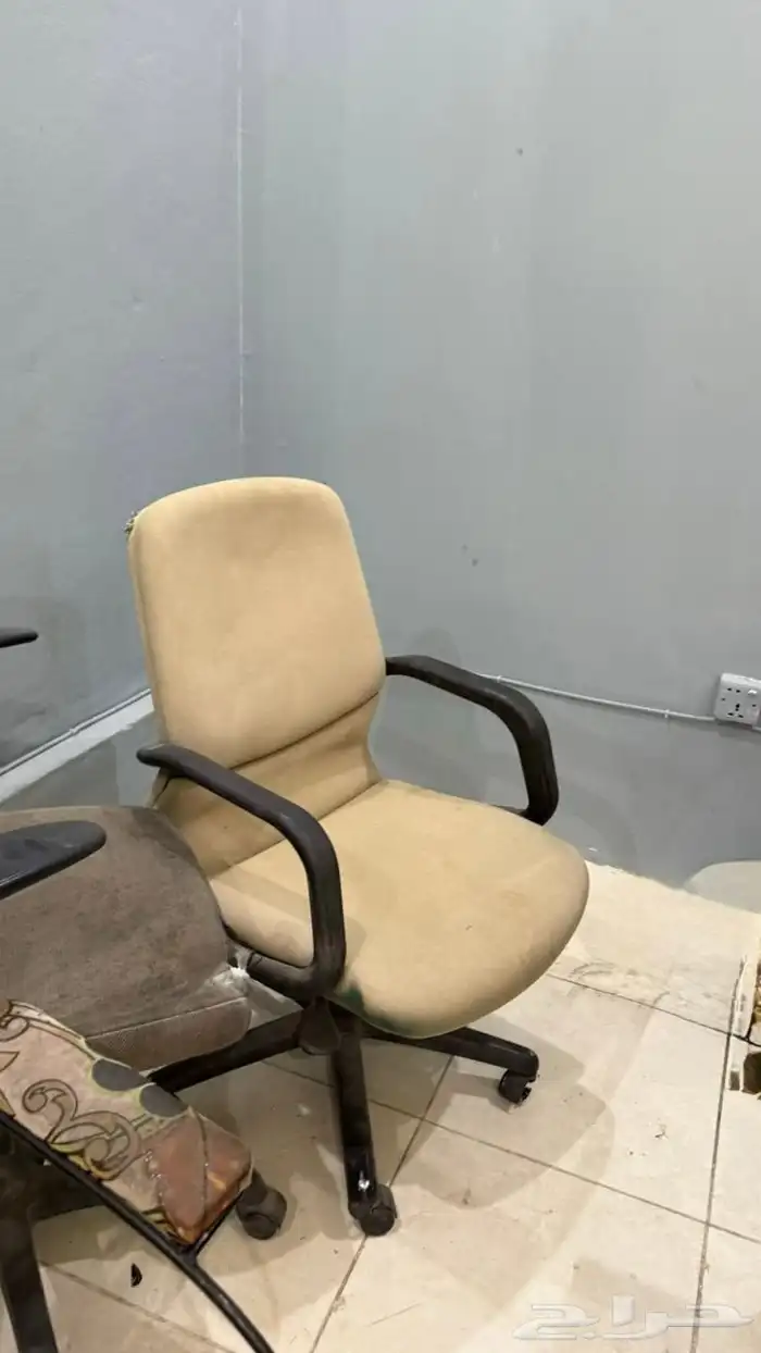 اغراض مكتب للبيع كامله ومافيه اي عيوب 10