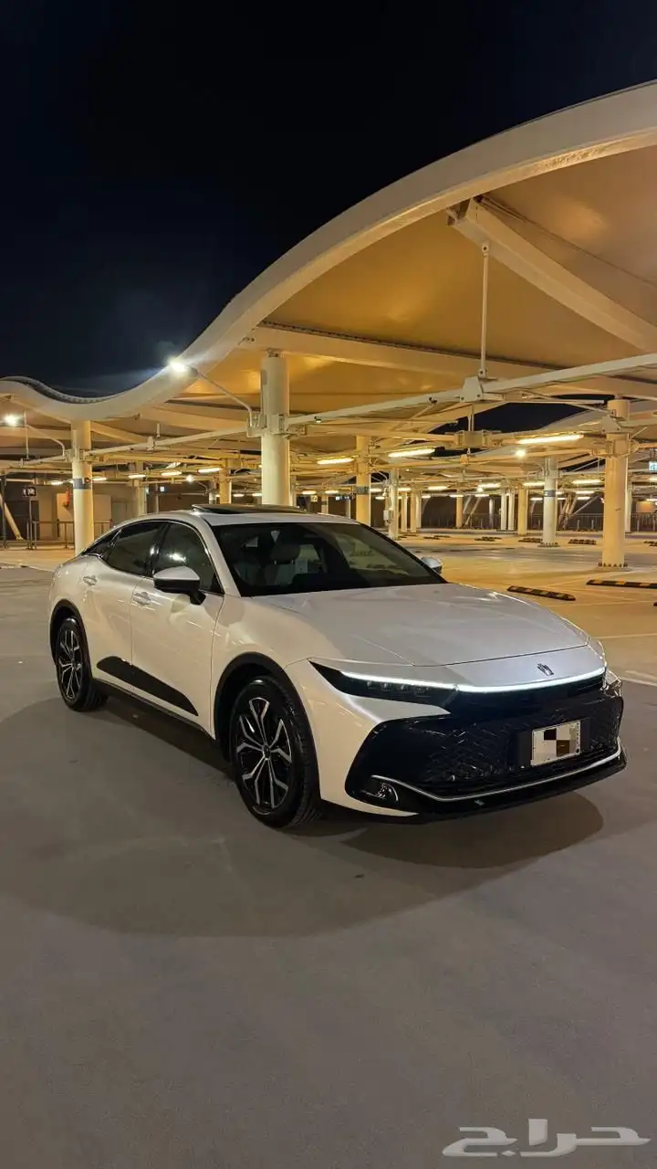 كراون بريميوم 2023 وكالة ابيض 1