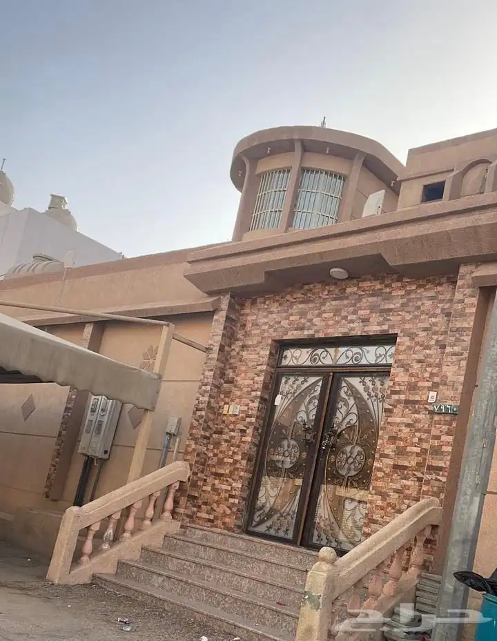 للبيع فيلا مع شقه في مدينة الأحساء حي بو سحبل 2