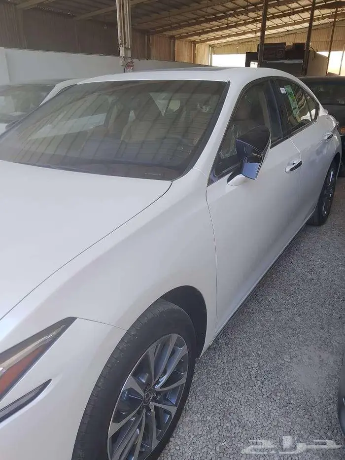 لكزس es250 استاندر ابيض 2025خليجي 1