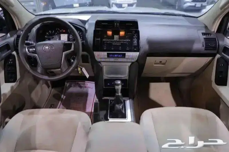 تويوتا برادو TXL3 فل كامل فتحة سقف اربعة سلندر موديل 2022 13