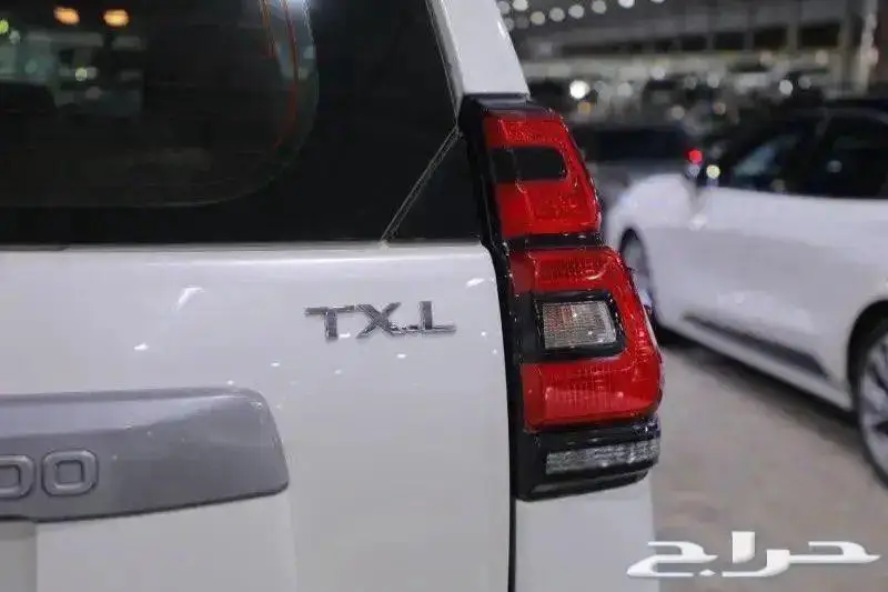 تويوتا برادو TXL3 فل كامل فتحة سقف اربعة سلندر موديل 2022 5