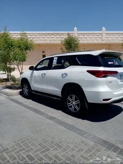للبيع فورشنر 2022 سعودي 6 سرندل بحالة الوكالة 2