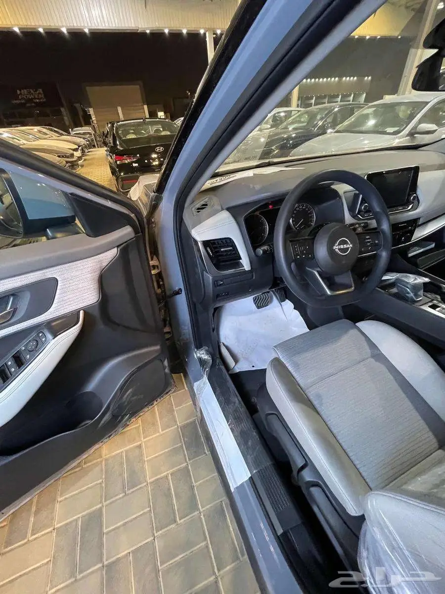 نيسان اكس تريل 5 مقاعد دبل ستاندر 2025 كاش واقساط 8