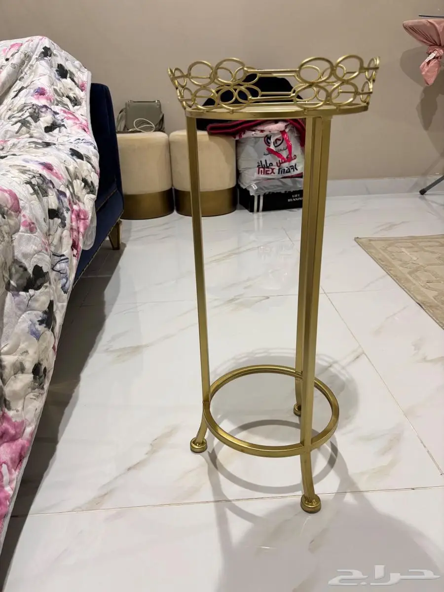 كرسي استرخاء وعربة اطفال وطاولات وشاشه 8