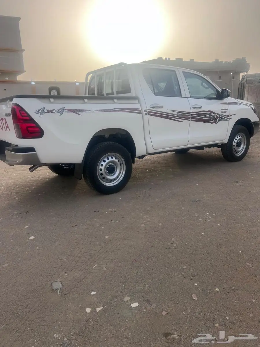 هايلوكس 2024 ديزل للإيجار 5
