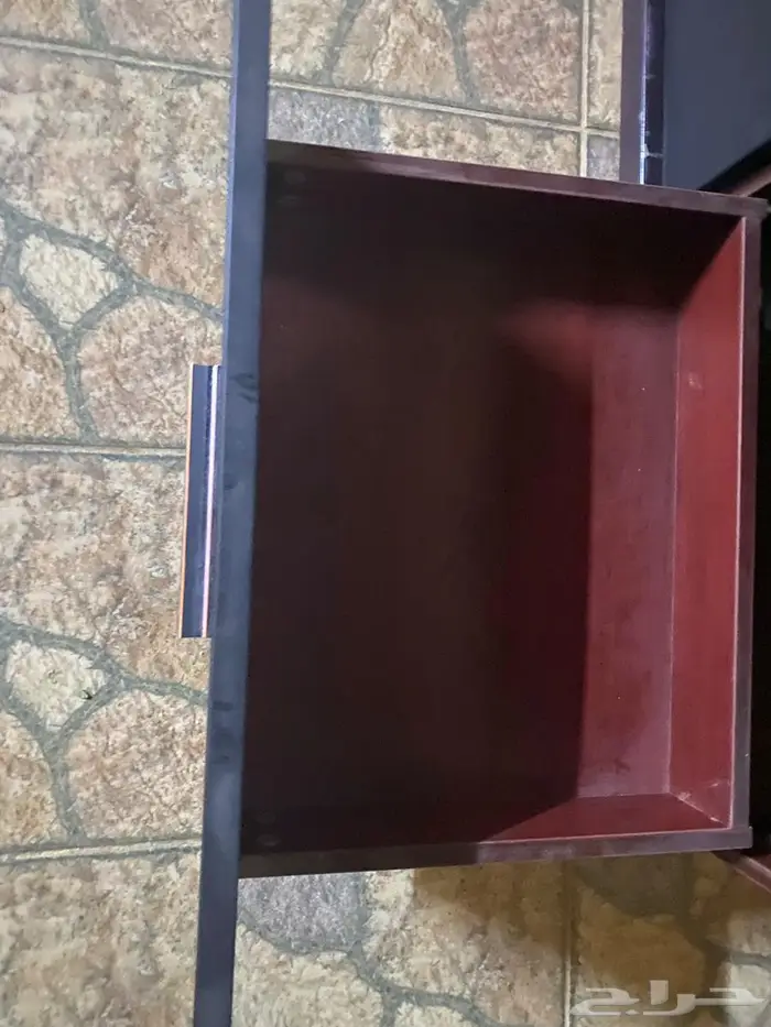 طاولة تلفزيون   طولها متر و 80 4