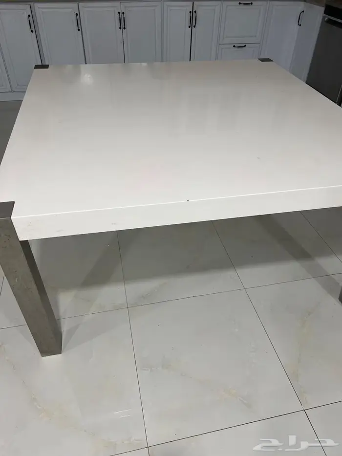 طاوله للبيع 0