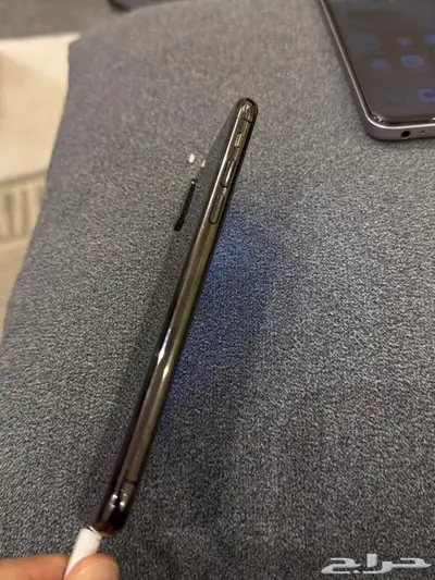 CLEAN new looking Iphone X only 400 4