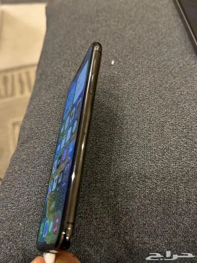 CLEAN new looking Iphone X only 400 5
