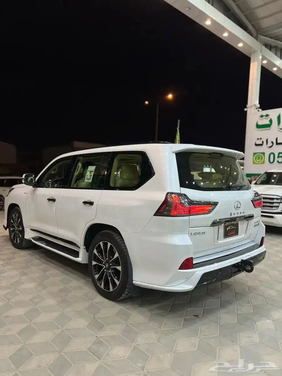 جيب لكسر LX 570 بلاك اديشن index