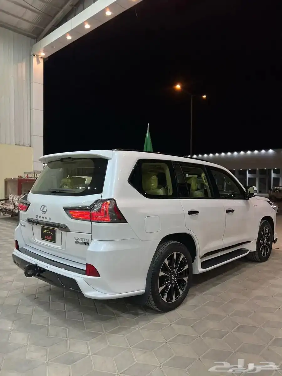 جيب لكسر LX 570 بلاك اديشن index