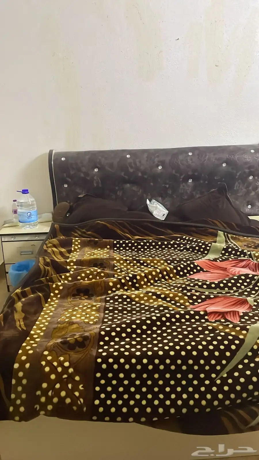 غرفه نوم للبيع بحاله جيده جدا وبجميع أغراضها 1
