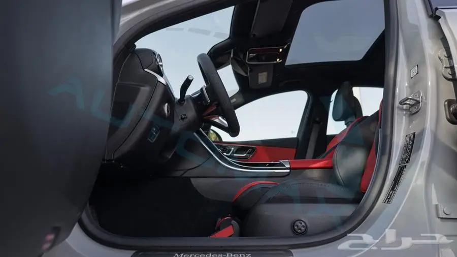 2025 مرسيدس سي 200 AMG بريميوم بلس خليجي اصفار ضمان الوكيل 8
