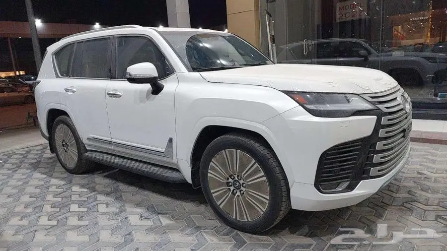 لكزس BB ابيض داخلي احمر 2024 خليجي 8