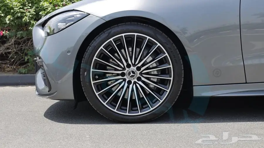 مرسيدس بنز C200 بريميوم 2025 خليجي اصفار مع ضمان الوكيل 32