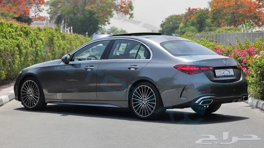 مرسيدس بنز C200 بريميوم 2025 خليجي اصفار مع ضمان الوكيل 4