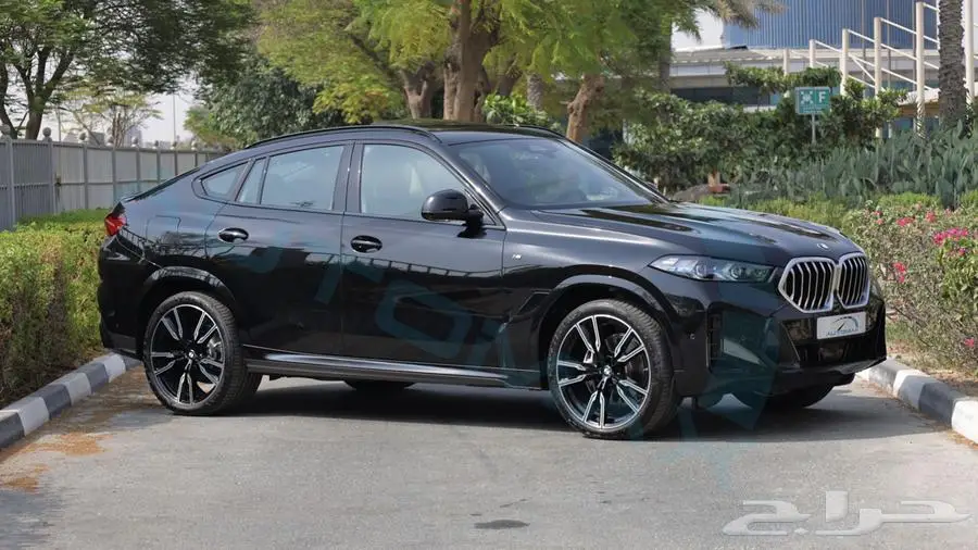 بي ام دبليو X6 M 2025 خليجي اصفار مع ضمان الوكيل 3