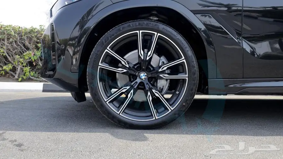 بي ام دبليو X6 M 2025 خليجي اصفار مع ضمان الوكيل 32