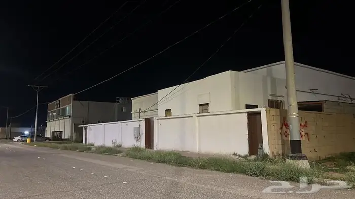 بيت دور للبيع بالنبهانية على شارع تجاري 0