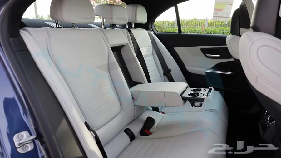 مرسيدس بنز c200 premium 2025 خليجي اصفار مع ضمان الوكيل 22