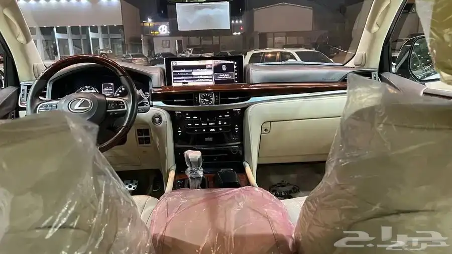 جيب لكسر LX 570 بلاك اديشن index
