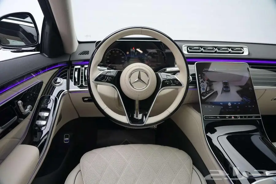 مرسيدس S 500 موديل 2025 أصفار خليجي أسود أبيض 9