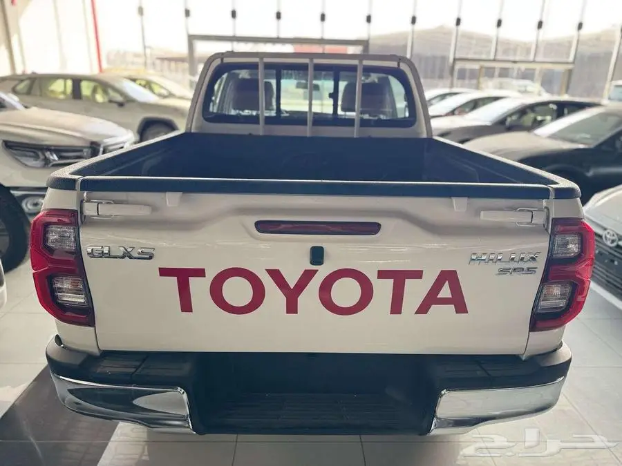 تويوتا هايلوكس SGLX بريمي بنزين 2.7 فل كامل دبل 2025 5